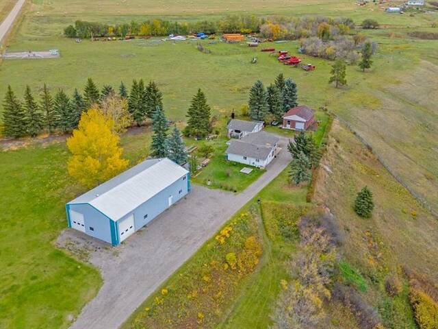 1379 Township Road 312 A Rural Mountain View