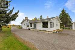 1379 Township Road 312 A Rural Mountain View