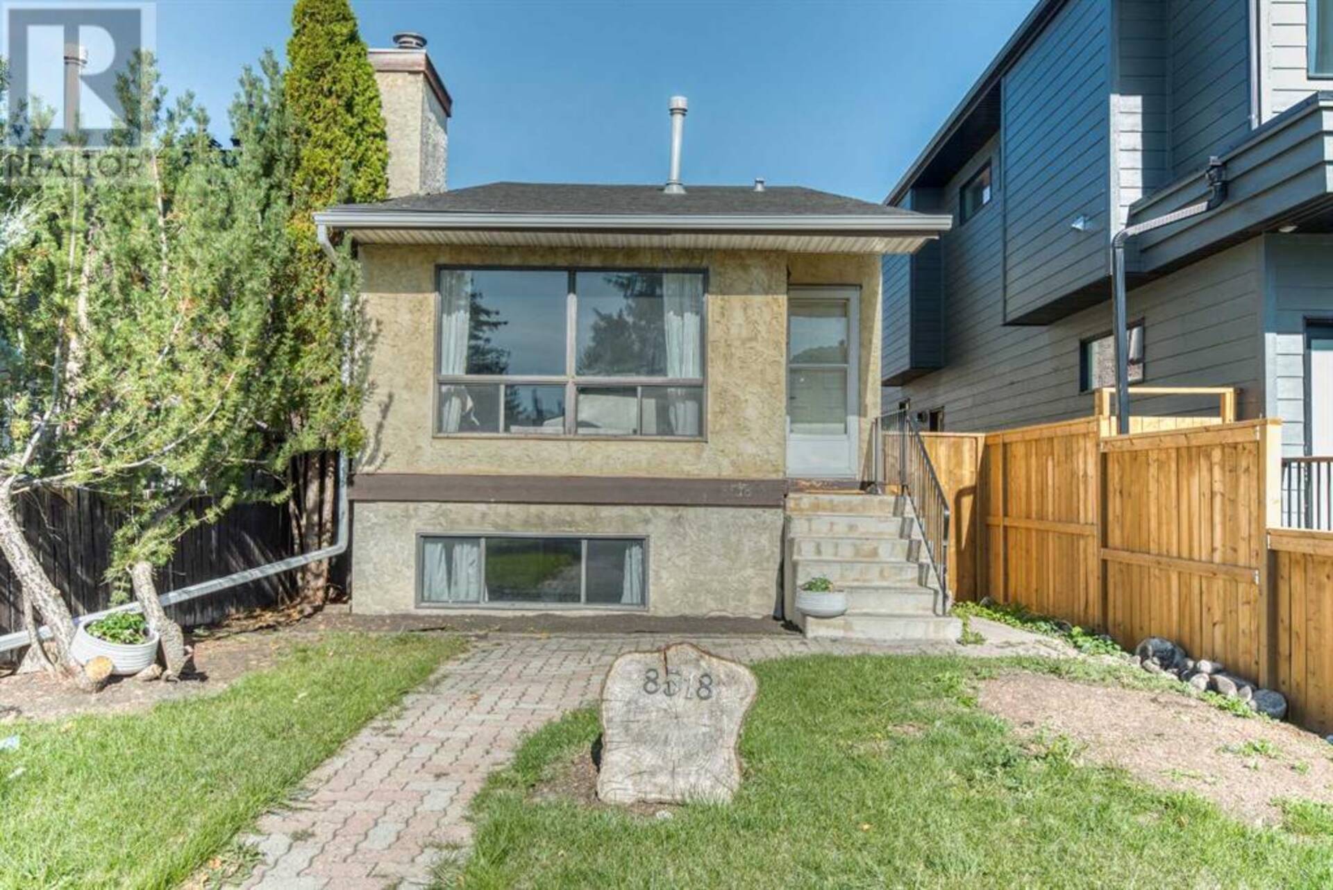 8518 47 Avenue NW Calgary