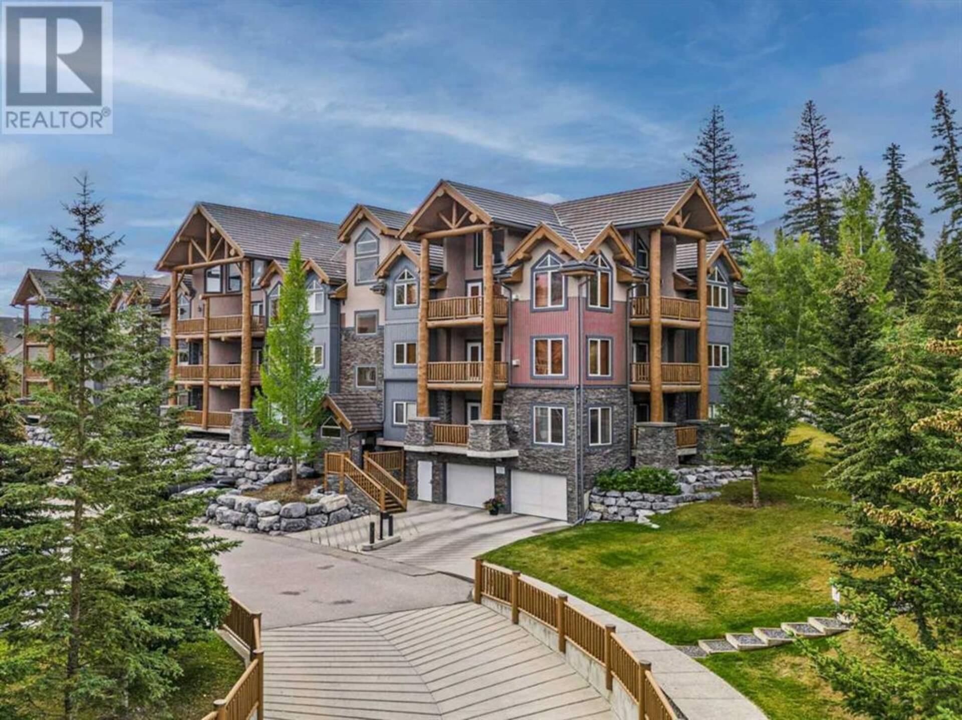 204, 155 Crossbow Place Canmore