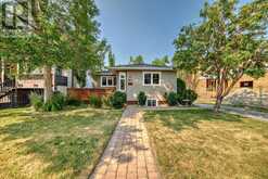 1728 Westmount Road NW Calgary