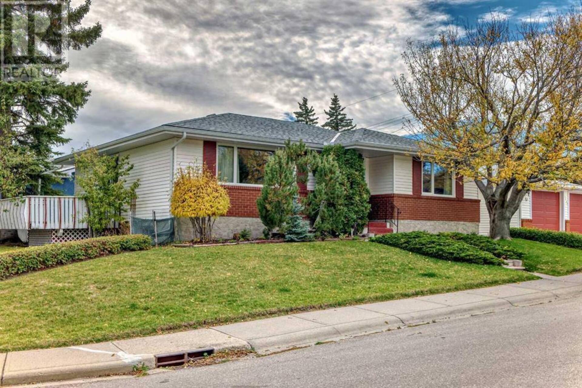 1107 Hunterston Hill NW Calgary