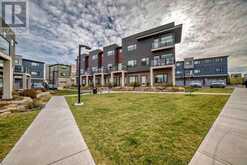 602, 218 SHERWOOD Square NW Calgary