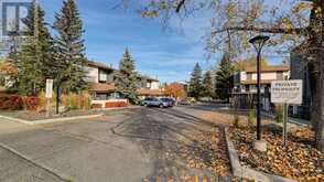 106, 2520 Palliser Drive SW Calgary