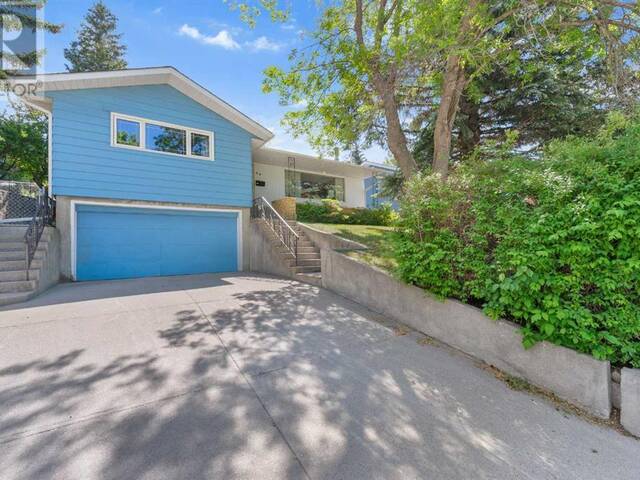 94 Cumberland Drive NW Calgary Alberta