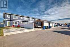 480 WEST LAKEVIEW Drive Chestermere