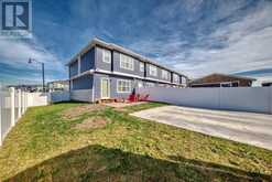 480 WEST LAKEVIEW Drive Chestermere