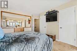 38 Woodbriar Place SW Calgary