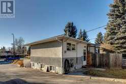 132 42 Avenue NW Calgary