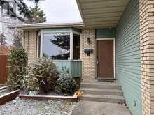 220 Edforth Place NW Calgary