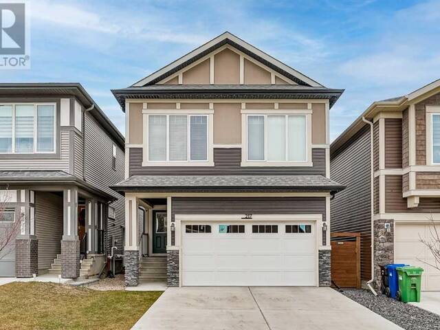 217 Lucas Crescent NW Calgary