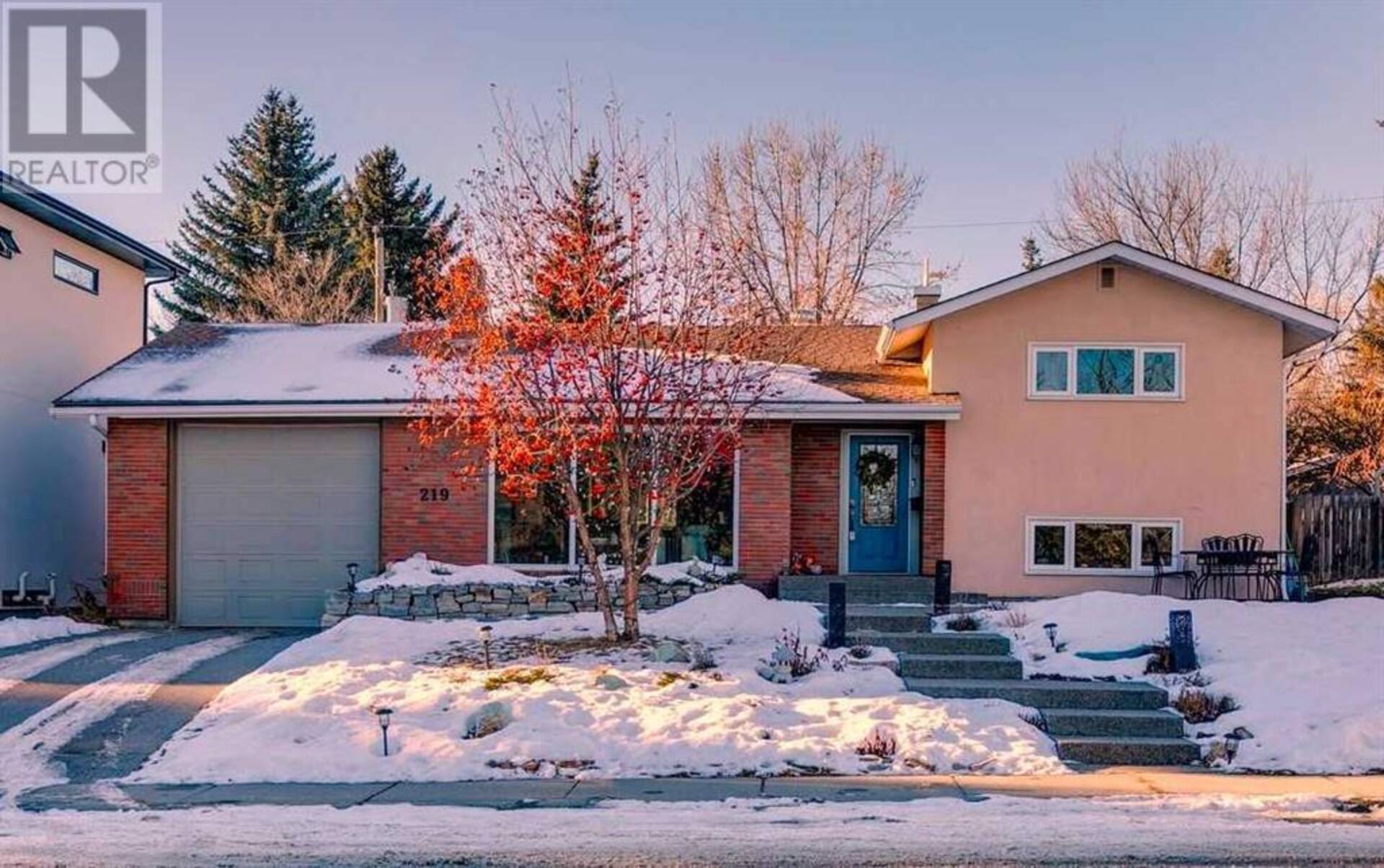 219 Wildwood Drive SW Calgary