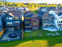 233 Crestmont Drive SW Calgary