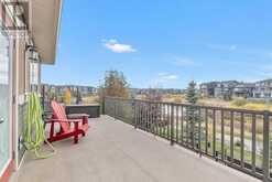 1043 Kings Heights Way SE Airdrie