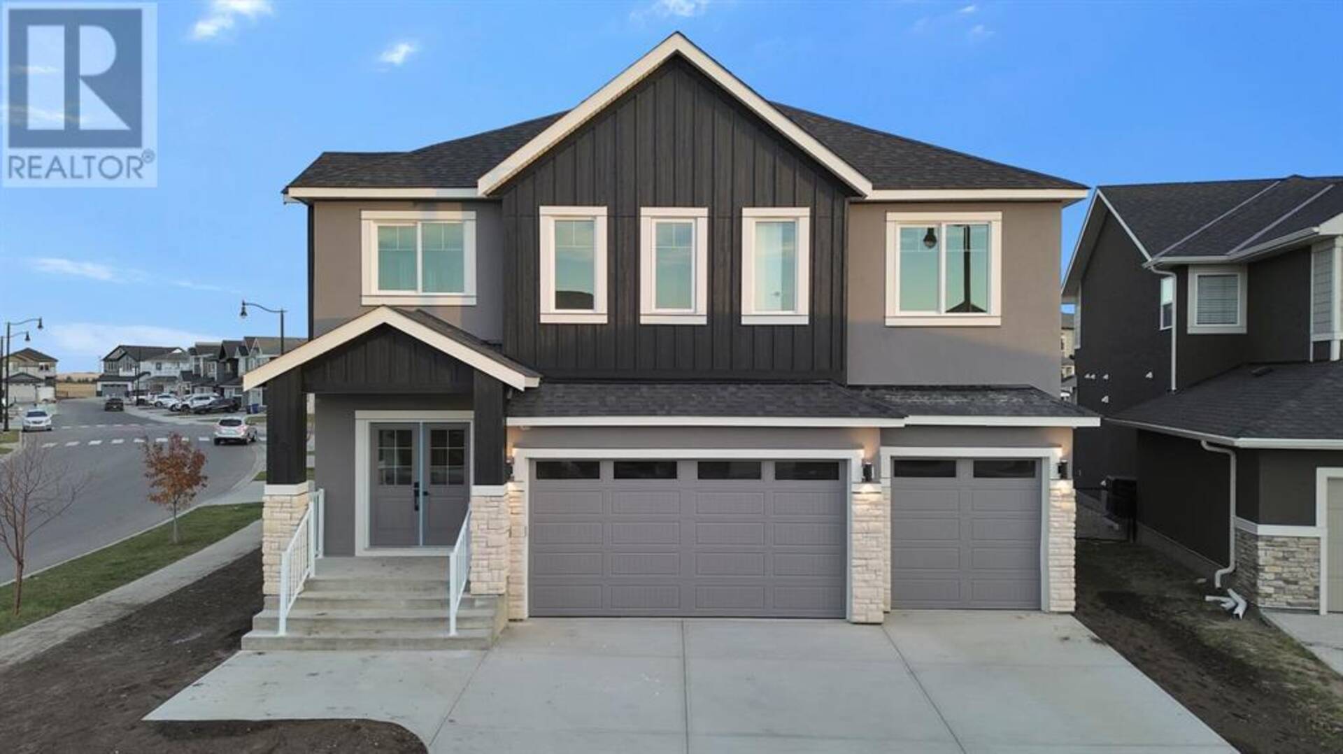 18 Ranchers Bay Okotoks