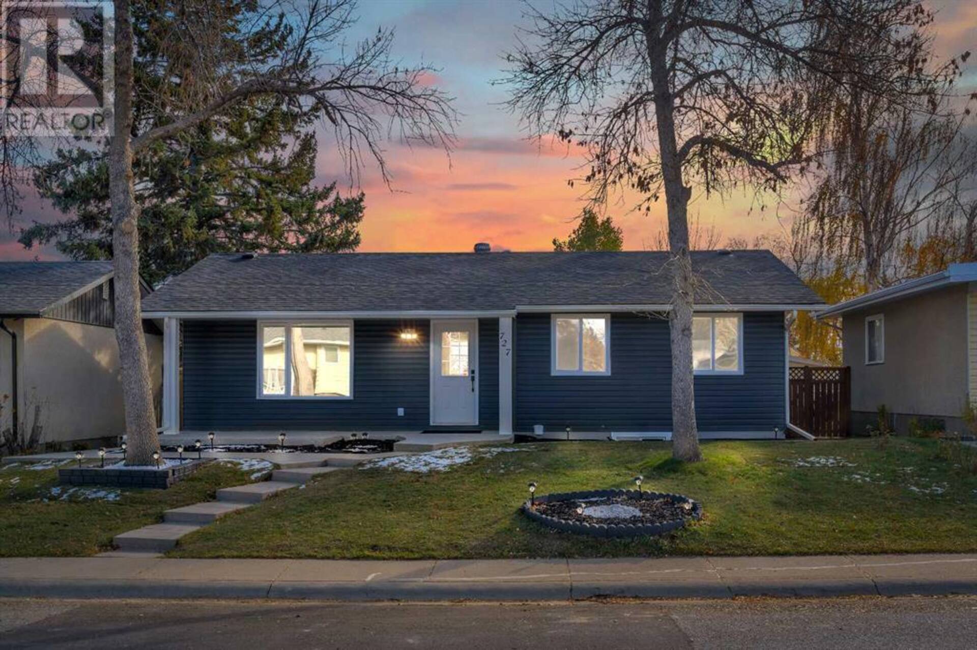 727 Hunterston Road NW Calgary