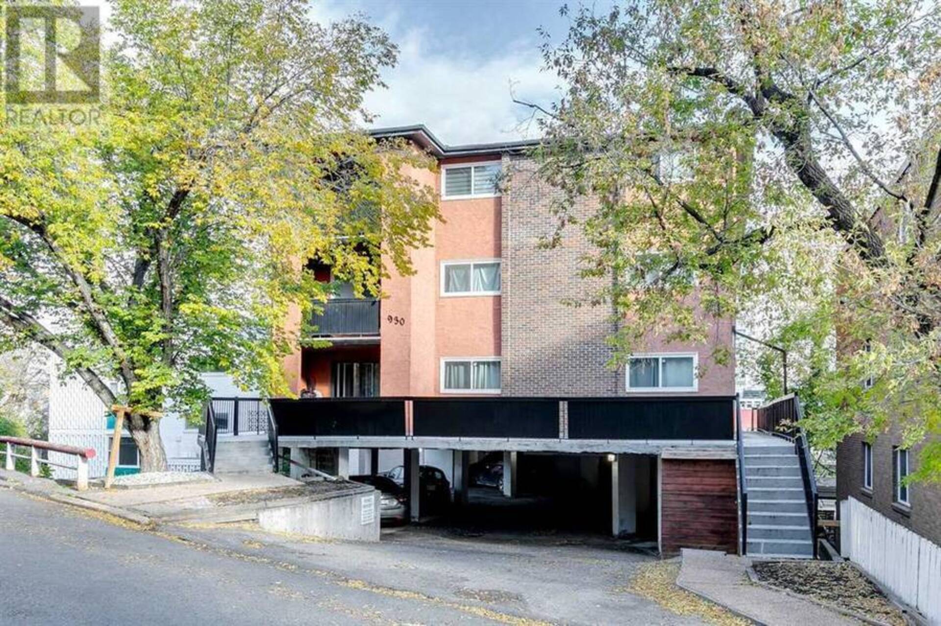 10, 930 Royal Avenue SW Calgary