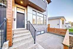 1, 942 38 Street SW Calgary