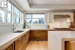 708 Madison Avenue SW Calgary