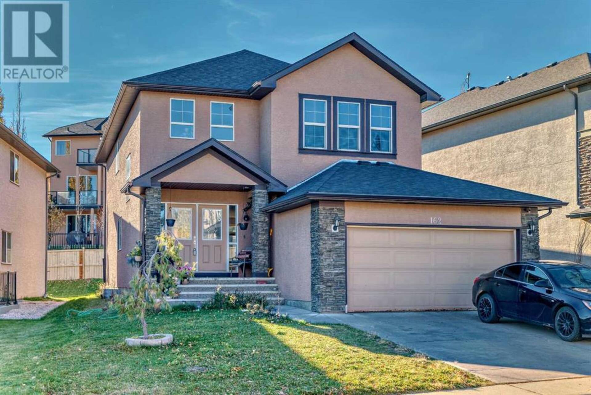 162 Sherwood Hill NW Calgary