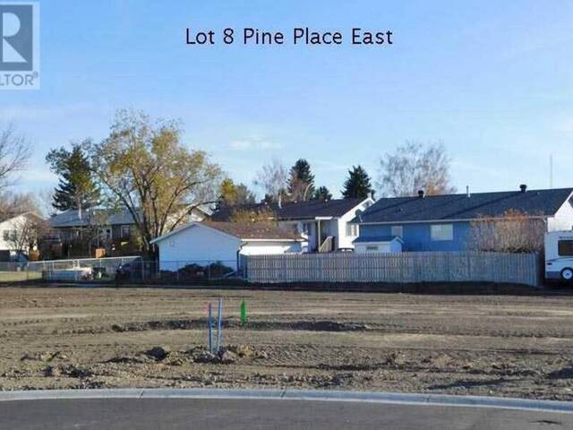 8 Pine Place E Claresholm Alberta