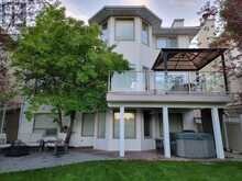 132 Douglas Woods Drive SE Calgary