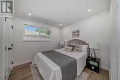 128 Cantrell Place SW Calgary