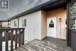 138 Oaktree Lane SW Calgary