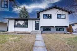 7447 huntertown Crescent NW Calgary