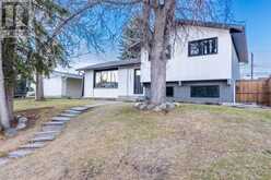 7447 huntertown Crescent NW Calgary