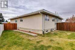 201 Penbrooke Close SE Calgary