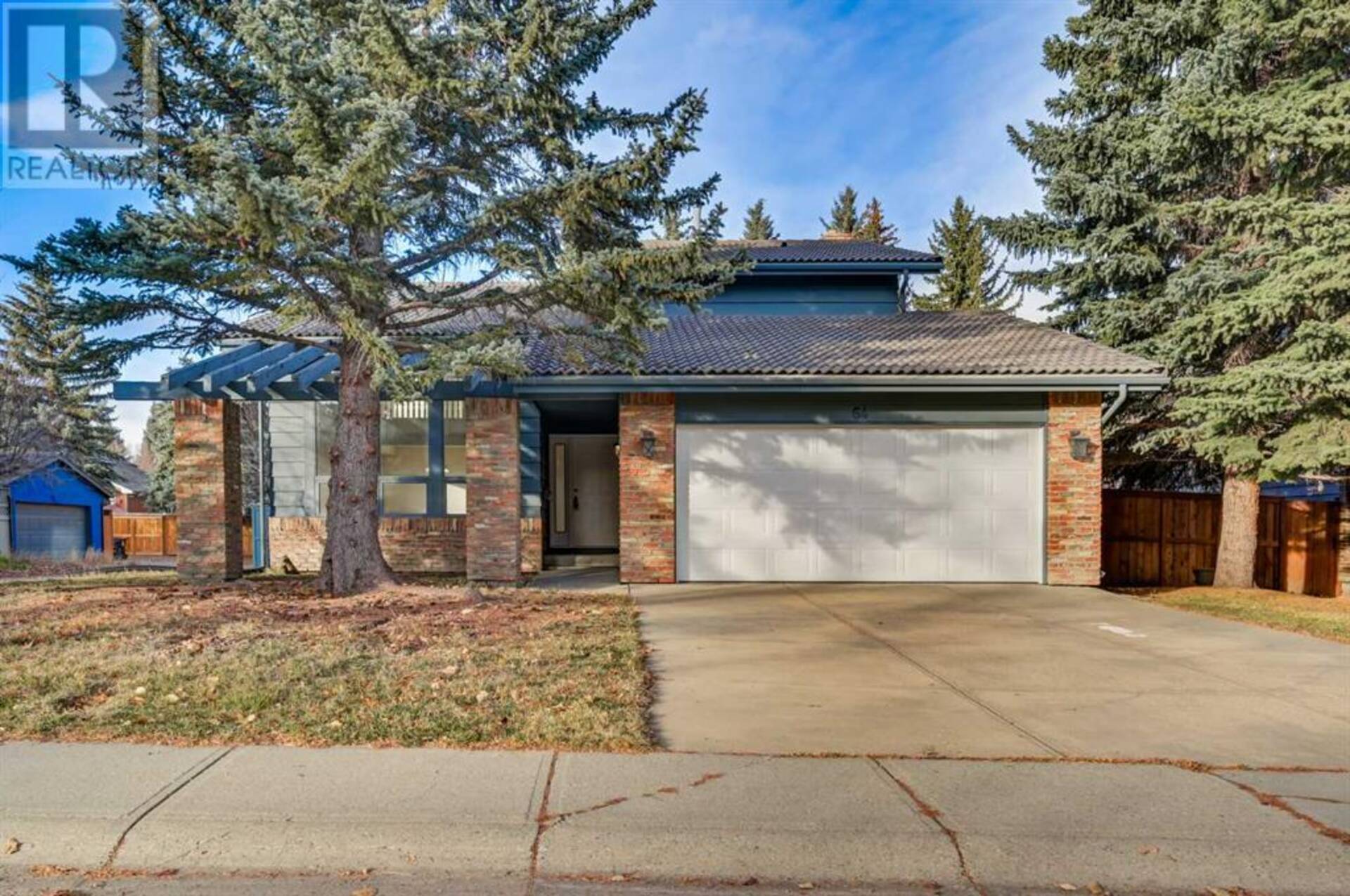 64 Oakmount Way SW Calgary