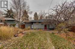 403 Hawthorn Drive NW Calgary