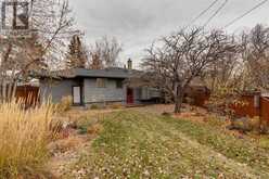 403 Hawthorn Drive NW Calgary