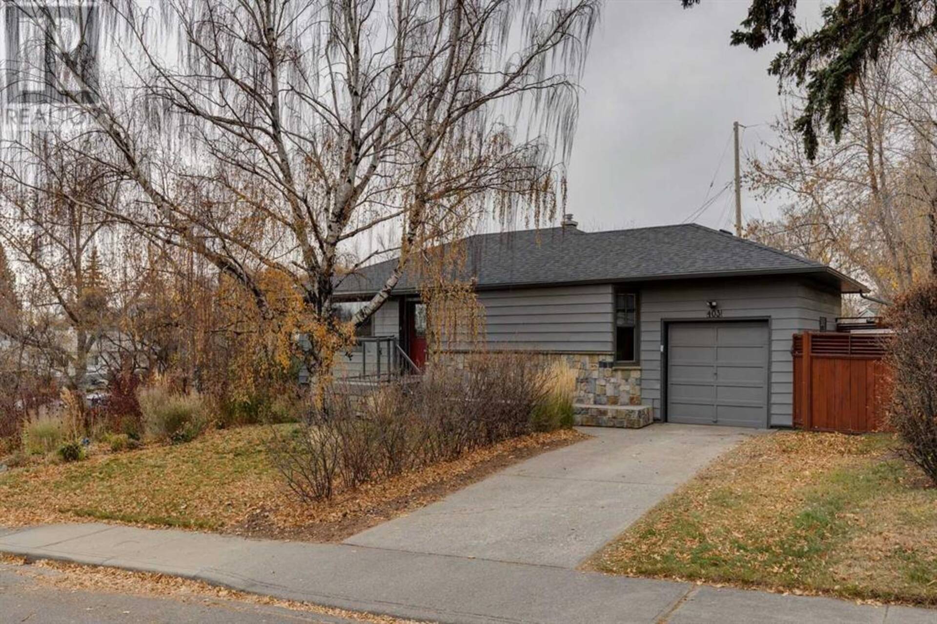 403 Hawthorn Drive NW Calgary