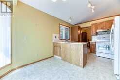 106 Oakbriar Close SW Calgary