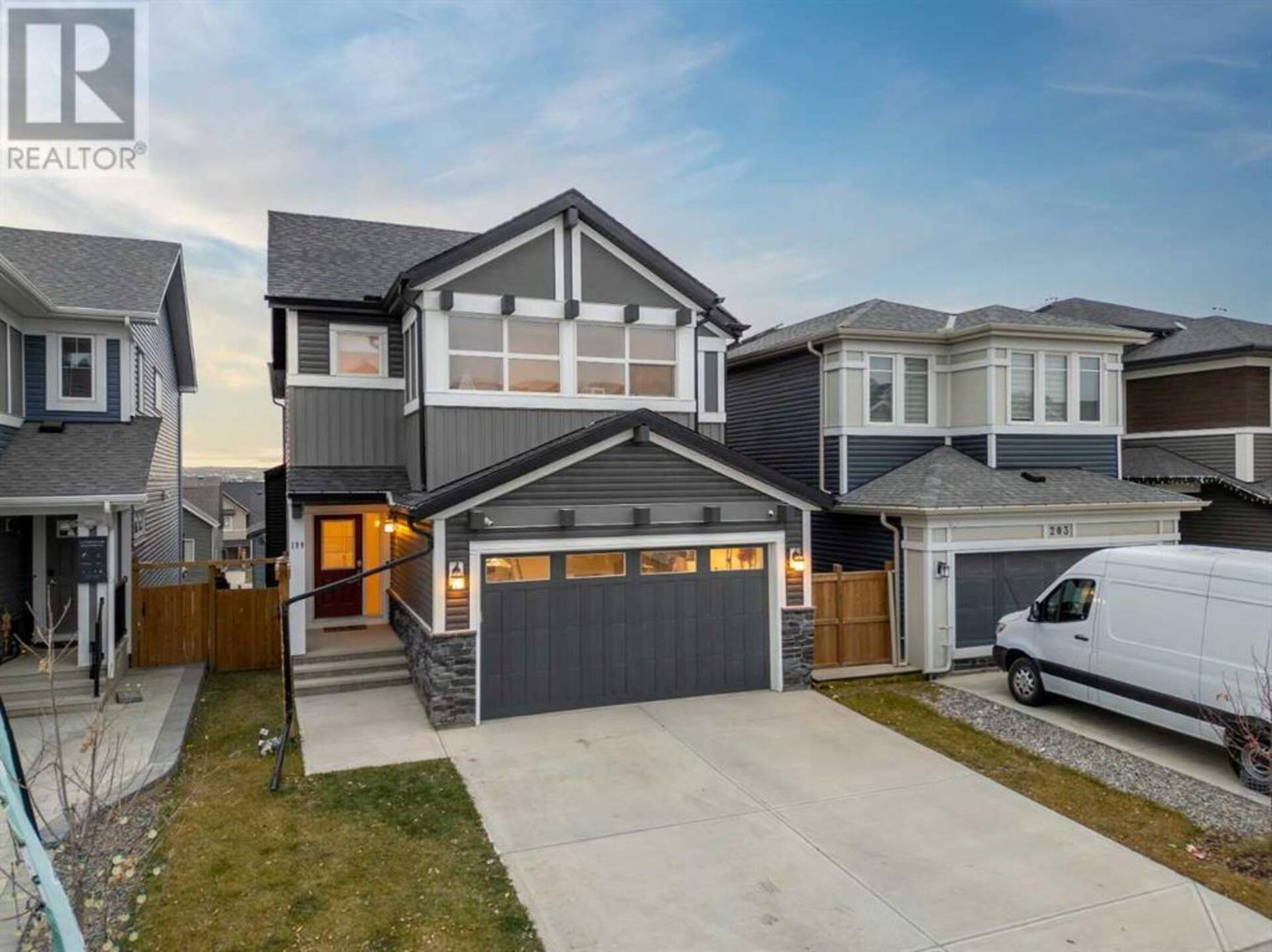 199 Lucas Terrace NW Calgary