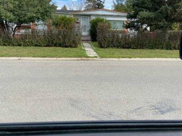 209 4 Street NW Sundre Alberta