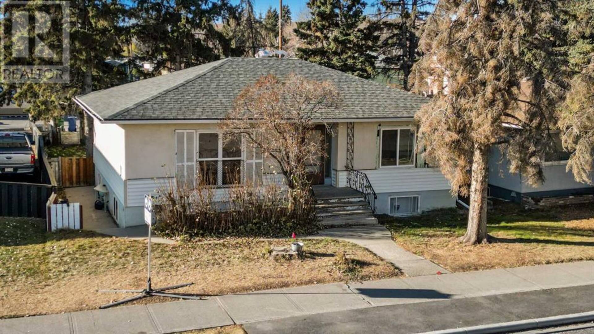 4107 Centre Street NW Calgary