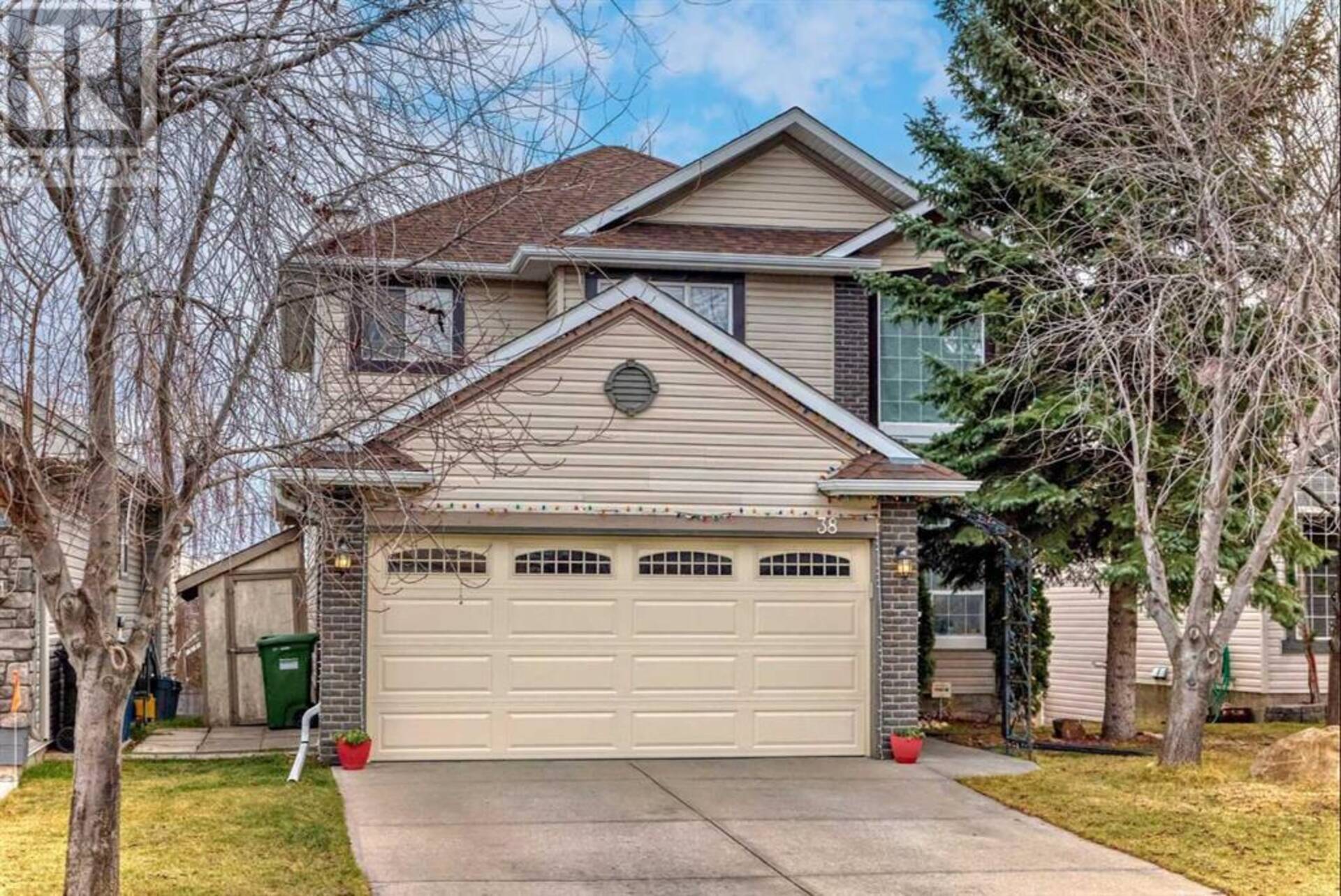 38 Somercrest Circle SW Calgary