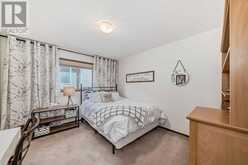 122 Eversyde Close SW Calgary