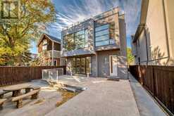 129 10 Avenue NW Calgary