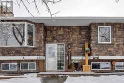 955 Berkley Drive NW Calgary