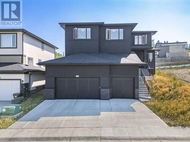 136 Crestridge Terrace SW Calgary