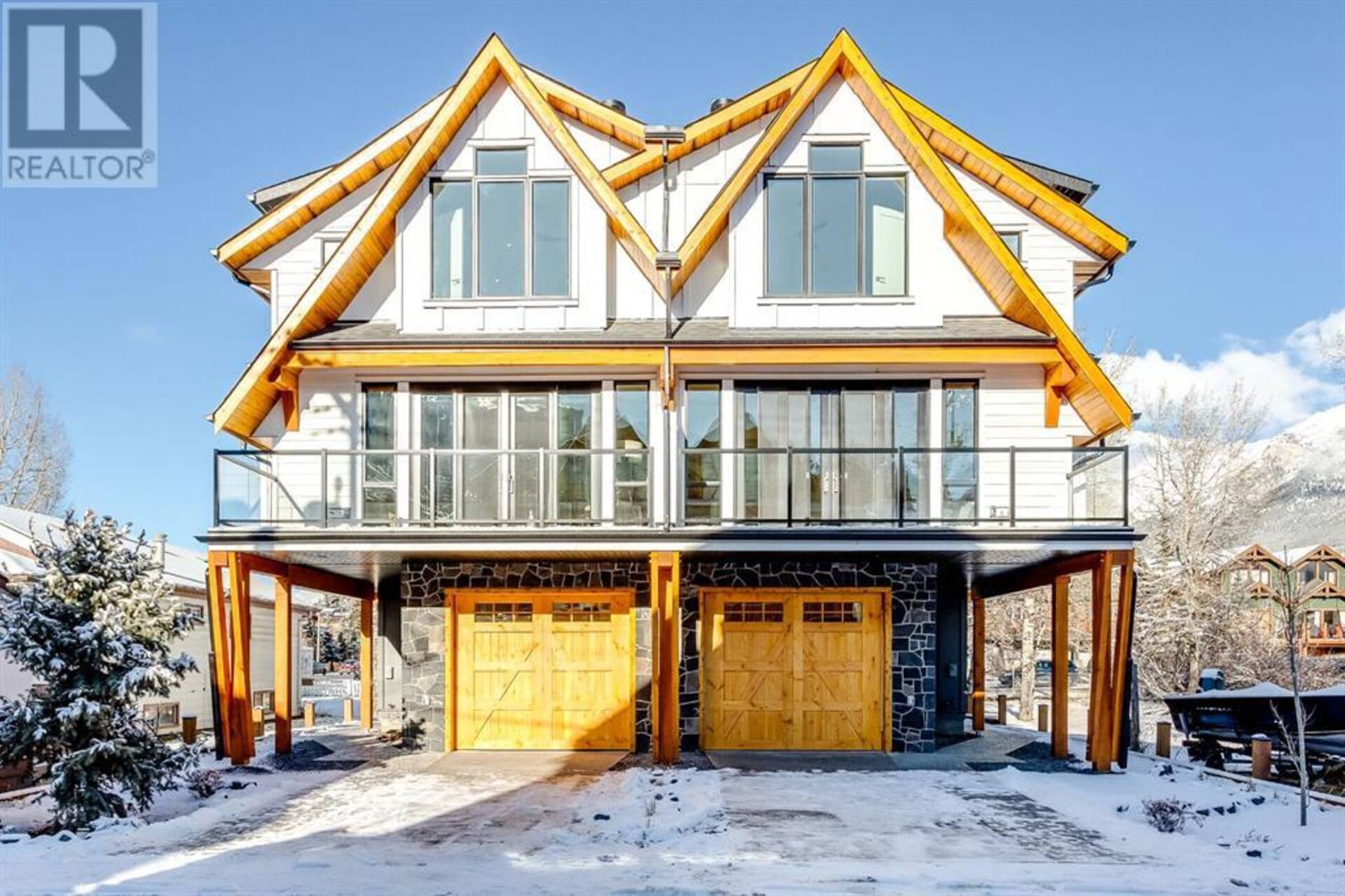 4 (SW), 833 6th Street Canmore