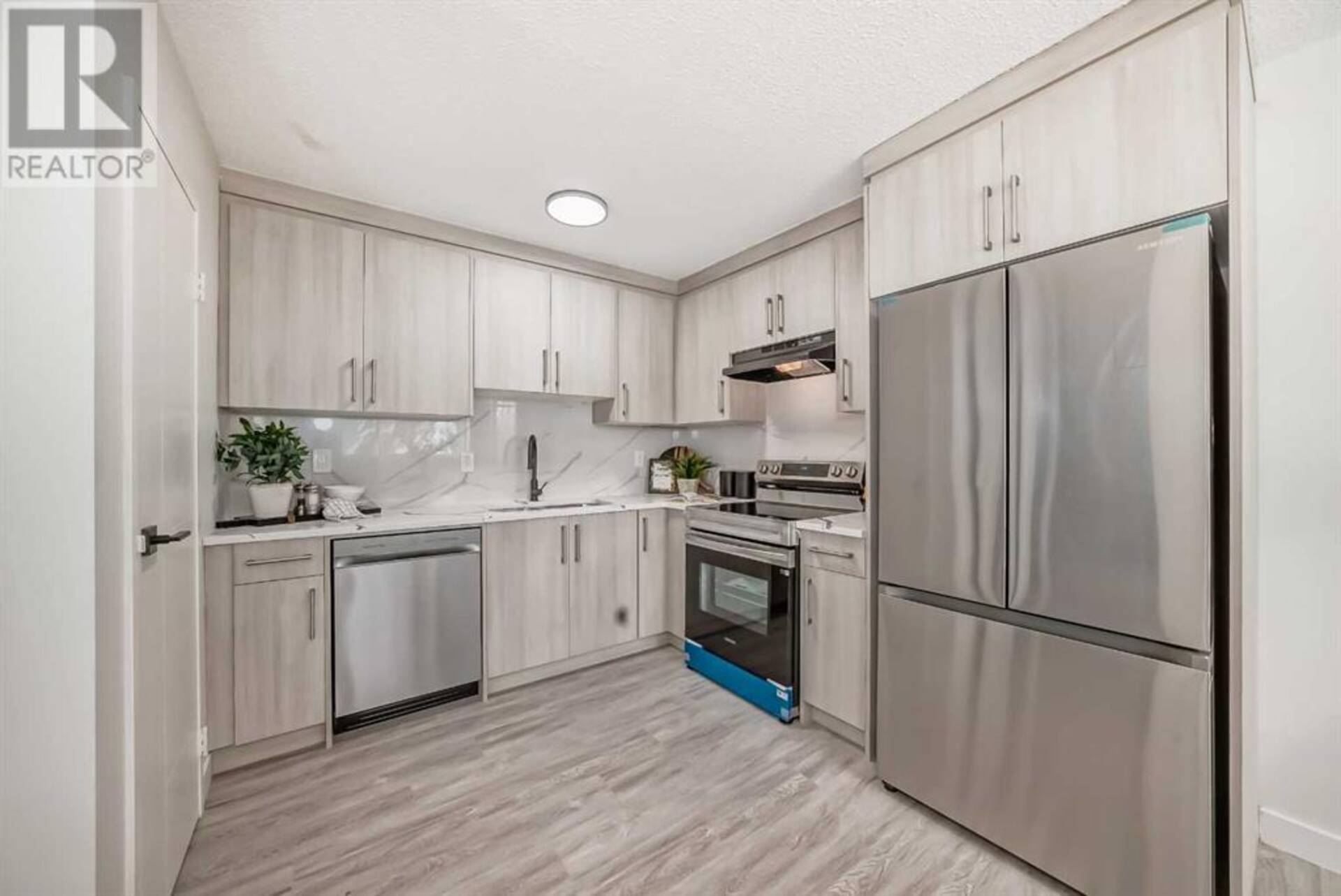 6, 4503 75 Street NW Calgary