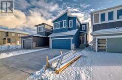 374 Corner Glen Way NE Calgary