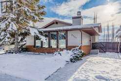 8203 Ranchview Drive NW Calgary