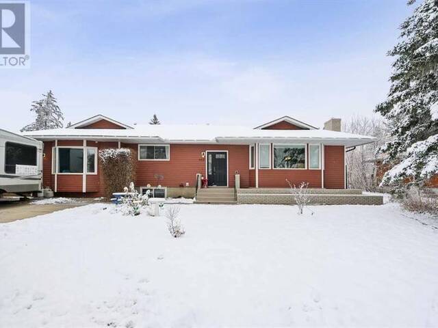 662 11 Avenue Carstairs