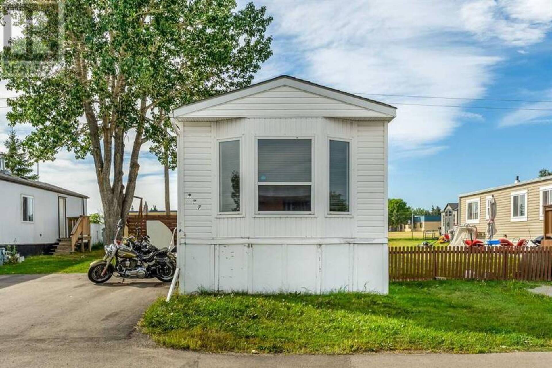 127 Sunset Way NE High River